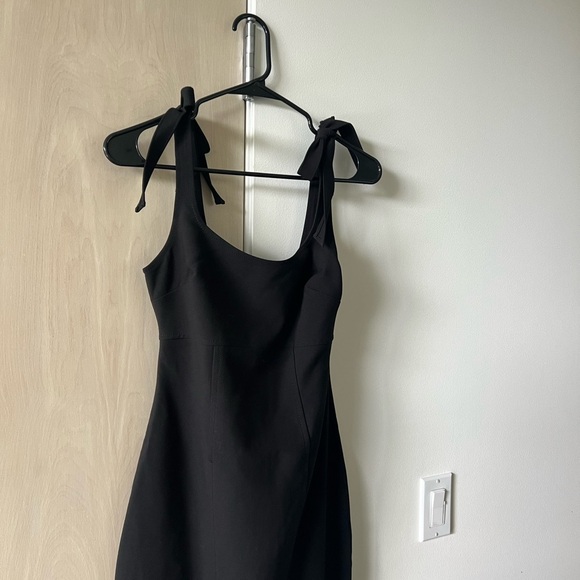 Likely dress in black size 0 - Picture 10 of 10